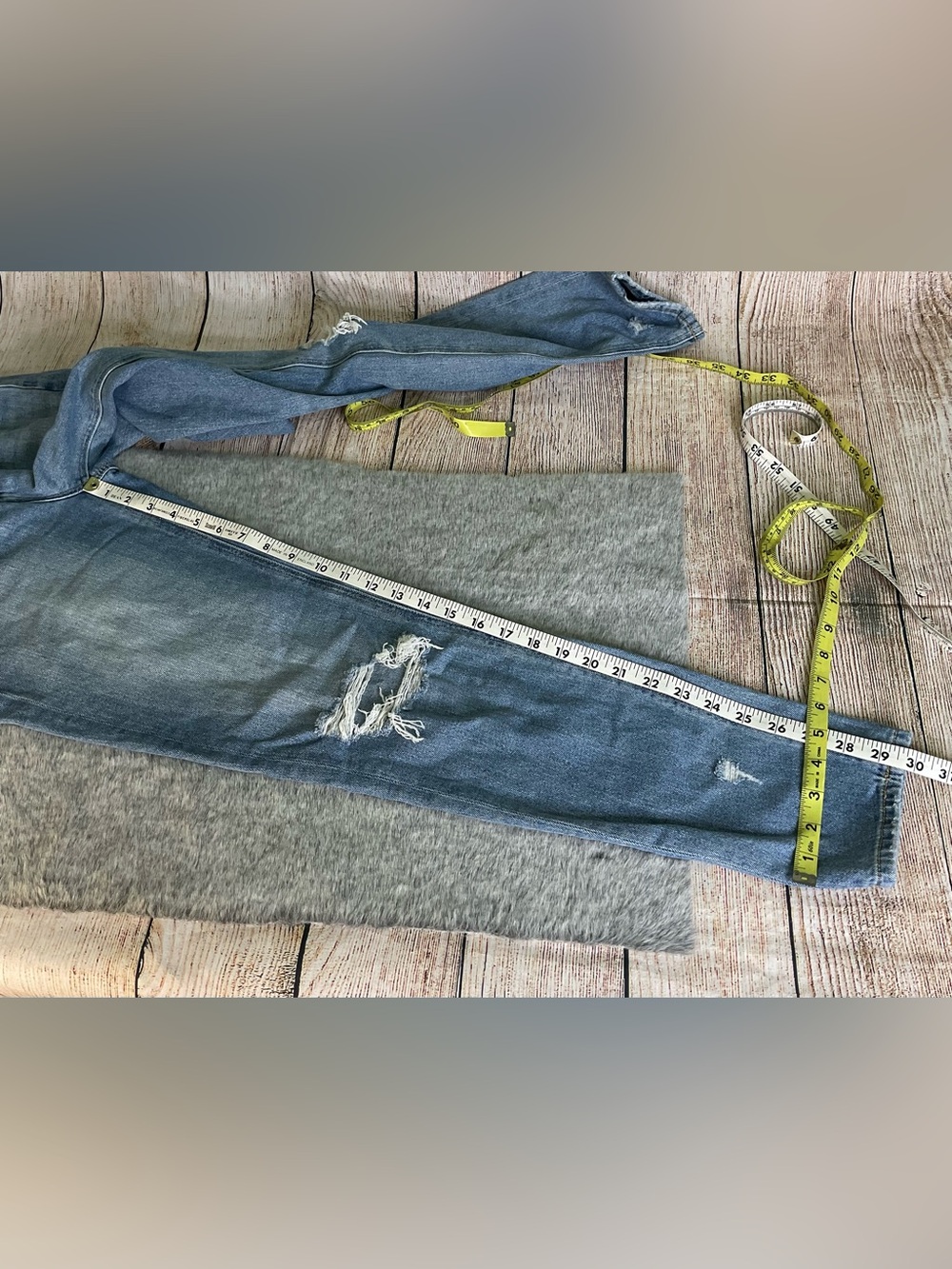 American Eagle Outfitters Light Blue Distressed Mom Jeans Size 2 Long - Picture 16 of 16